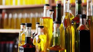 Measure out a small amount of olive oil to be used in your hair. Olive Oil Amazing Benefits Of Olive Oil For Health Hair Skin Its Wonderful Uses Ndtv Food