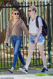 But new blurry pics of robert pattinson and kristen stewart meeting am i back in 2010. Kristen Stewart And Bff Emma Roberts Step Out Together For An Afternoon Outing In La Daily Mail Online