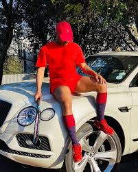 Cassper nyovest cars 2020 new luxury cars and house pictures bentley cassper nyoest new bentely flying spur mansory. Bentley Boys Somizi And Cassper Nyovest Savannanews
