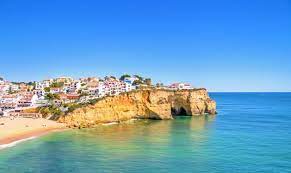 Die insel mit 260.000 einwohnern gehört zusammen mit porto santo sowie den ilhas desertas und den ilhas selvagens zur inselgruppe. Urlaub Auf Madeira Jetzt Gunstig Reisen 1 2 Fly At