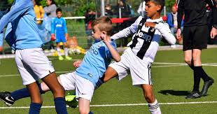 Der sohn des dreifachen weltfußballer seinem sohn verlangt cristiano ronaldo so einiges ab: Kempen Cup Stars Von Morgen Wie Cristiano Ronaldo Junior Zaubern Am Ball