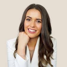 Ana Molnar's Instagram, Twitter & Facebook