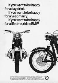 Bmw r 90 s诞生之时，是当时最快的摩托车之一，最高速度近200km/h。 这得益于当时革命性的技术创新，bmw r 90 s的开创性的前饰件面板一诞生便成为了行业的榜样。 <p>大量使用黑色粉末涂料的9 tracker就栖身于黑色长袍之下，它被blitz motorcycles的摩托车爱好者. Vintage Bmw Advertisement Silodrome Bmw Motorcycle Vintage Motorcycle Quotes Bmw Vintage