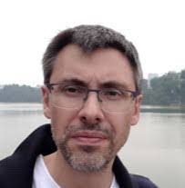 Ingrid Uitz's Instagram, Twitter & Facebook