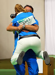 Jun 14, 2021 · στην σειρά συμμετέχουν μεγάλα ονόματα της εγχώριας σκηνής, και ενω οι προετοιμασίες βρίσκονται σε εξέλιξη ο σκηνοθέτης της σειράς ανδρέας γεωργίου μας χάρισε μέσω του λογαριασμού του στο instagram ιδιαίτερα στιγμιότυπα. Sto Pshlotero Skali H Korakakh Sta Oyrania H Ellada A8lhtika Eidhseis