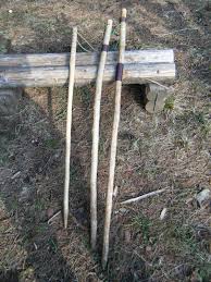 Comment Fabriquer Un Baton De Marche Source Le Bushcraft D Alex Baton De Marche Canne De Marche Marches En Bois