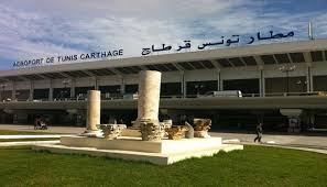 وذكر أن سحب الدخان ارتفعت من إحدى البنايات قرب مطار أربيل الدولي وأن حركة الملاحة الجوية في مطار أربيل الدولي توقفت، وأن معظم الطرق المودية إليه تم إغلاقها. Ù‡Ù„ ØªØºÙ„Ù‚ ØªÙˆÙ†Ø³ Ù…Ø·Ø§Ø± Ù‚Ø±Ø·Ø§Ø¬ ÙˆØ²ÙŠØ± Ø§Ù„Ø³ÙŠØ§Ø­Ø© ÙŠØ¬ÙŠØ¨