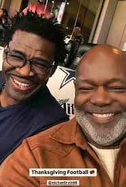 Emmitt Smith & Michael Irvin taking in the Thanksgiving game together! 🦃  🏈 #CowboysNation #DC4L #dallascowboys