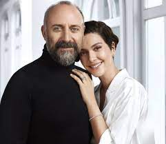 Check spelling or type a new query. Berguzar Korel In Zor Anlari Halit Ergenc Esi Berguzar Korel E Destek Oldu Magazin Haberleri Sipsak Haberleri