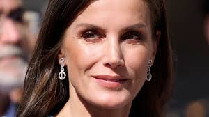 Ultranutritiva y con células madre de orquídea, así es la crema que Letizia  ha añadido a su neceser