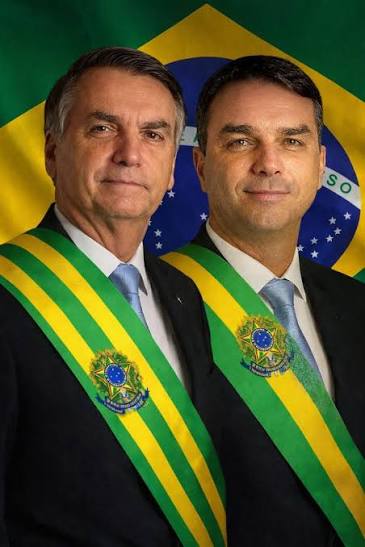 Flávio Bolsonaro, Sohn des Ex-Präsidenten Jair Bolsonaro, tritt in Brasilien 2026 gegen Lula an | amerika21