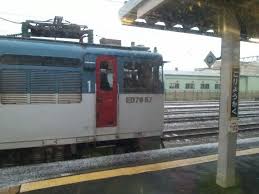 このカラーのed79がどうしてもドラえもんに見えてしまう ドラえもん 国鉄 北海道