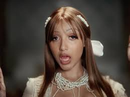 NOVA PROJECT HIGHLIGHT: @pinkpanthress “Tonight” music video, dir.  @charlie__chops 🤩🤩🤩, FULL CREDITS:, Director