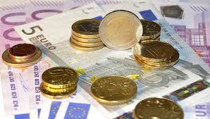 1 euro = 4.88 lei românești. Euro Sare De 4 37 Lei Economica Net
