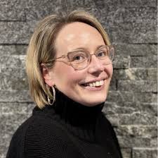 🙋🏼‍♀️I used to be a buyer, attending swanky events all over the world,  collecting freebies, and not really appreciating the amount of organisation  and hours of work that go into these events. |