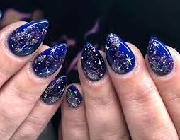 Puede variar desde un tono azul medianamente oscuro hasta un color negro azulado y tiene una coloración estandarizada a nivel de colores web. Https Xn Decorandouas Jhb Net Unas Azules