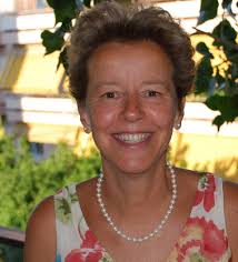 My mom wants to see a traditional Greek dance (she says "like in the  movies). Any idea where I can have dinner and see what she wants.