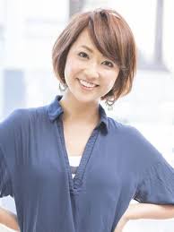 ショートボブ ミディアムボブ 大人の女性に似合うヘアスタイルまとめ キナリノ 髪型 ヘアスタイル ショートボブ