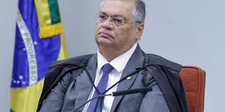 Dino manda suspender pagamento de penduricalhos nos Três Poderes