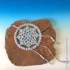 Wer öfter strickt und häkelt, hat meist diverse wollreste übrig. Hakelanleitungen