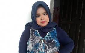 Gue gak punya mobil 2. Rahmawati Kekeyi Pamer Foto Selfie Bareng Pria Mirip Nassar Dan Tuliskan Ini Pacar Baru