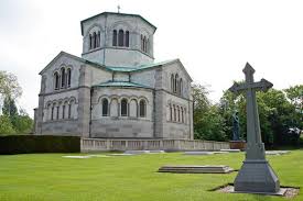 Only after elizabeth's death will philip — required by centuries of protocol to follow two paces behind the queen in any public procession — be disinterred and buried. Fix17xmxn2pulm