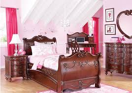 A large bedroom, a kitchen and a beautiful living room. If You Can T Stay In Disney World S Cinderella Suite Can You Afford A Disney Princess Bedroom Disney S Cheapskate Princess