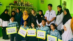 Hingga jumat (26/7) pukul 10.30 wita, jumlah pendaftar mencapai 333 pendaftar. 4 Pelajar Smpn 1 Sampit Berhasil Raih Nilai 100 Pada Unbk 2018 2019 Se Kalteng Gerak Kalteng