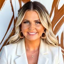 Tiffany Mathes's Instagram, Twitter & Facebook