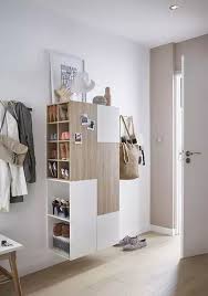 Des Idees Pour Creer Et Delimiter Un Espace Entree Construire Un Placard Kallax Stockage D Entree