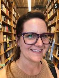 Angola native making scene