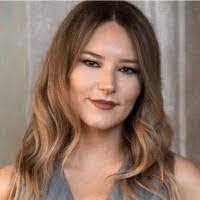 Merle Reine's Instagram, Twitter & Facebook