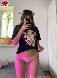 Cyber Kitty Masturbating OnlyFans - Intimate Nude Leak Video