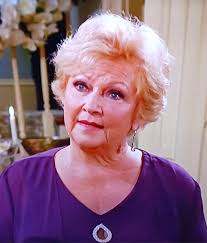 Tracy's haircut looks different. She cut it again. great look for our  lovely Tracy?