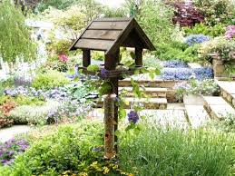 Attracting Birds To Your Garden Beautiful Home Gardens Small Backyard Landscaping Small Garden