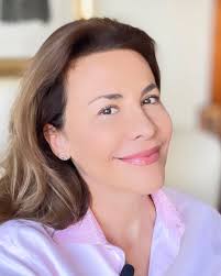 Dragii mei, Îmi doresc să ne vedem față în față, la Conferința intitulată  “1 MILION DE MULȚUMIRI!”, eveniment prilejuit de atingerea a 1 milion de  urmăritori pe această pagină. Vreau să vă