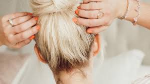Tuto coiffure cheveux mi long/long coiffure avec tresse originale et simple dans ce tuto coiffure je vous montre comment realiser une belle coifure. 25 Idees De Coiffures Rapides Pour Les Matins Presses