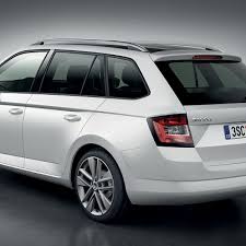 Škoda fabia pruža dovoljno prostora za putnike i njihov prtljag. Nova Geracao Do Skoda Fabia Combi Aparece Em Primeiras Fotos Oficiais