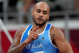 Il neo campione olimpico del salto in alto è salito sul podio questa mattina per la sua premiazione. 3lmydqlkf Eaam