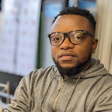 LIBÉREZ AMRON !!!!! Et tous les prisonniers politiques !! Ceci est plus  qu'une injure à notre intelligence!!! Vous parlez d'etat de droit et de  justice et qu'il aurait enfreint à la loi ?