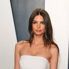 Emily ratajkowski est une actrice et mannequin américaine née en 1991 à londres. Schonheitseingriffe Wahrend Der Schwangerschaft Brigitte De