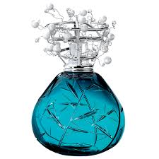 Lampe Berger Paris Une Lampe Prestigieuse Symbole Du Savoir Faire Artisanal La Monture Est Une Veritable Piece De Joaillerie Une Creation Du Designer Olielamp