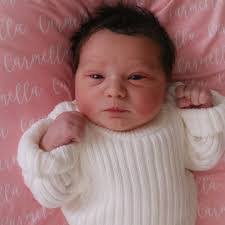 Eva Rizzo's Instagram, Twitter & Facebook