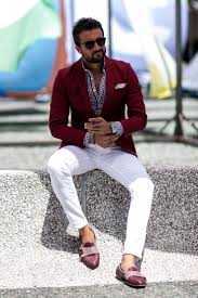 Party Wear Birthday Party Dress For Men Need Something Like A Semi Formal Looks To Celebrate Your 30th Birthday Party You Can Pair A White Mens Fashion Suits Mens Fashion Blazer Mens Fashion Classy