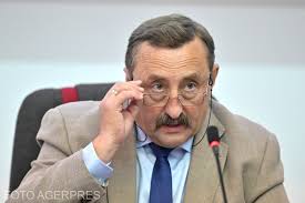 Dan Caşcaval, senator PSD şi rector al Universităţii ”Gheorghe Asachi” din  Iaşi: Nu înţeleg de ce printre primele măsuri anunţate sunt tocmai bursele  studenţilor, care au avut un rol semnificativ în obţinerea