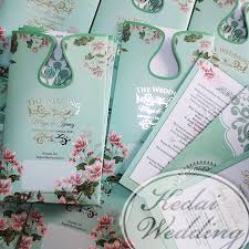 Dari tampilannya dan baunya saja bunga ini. Undangan Pernikahan Desain Motif Bunga Undangan Pernikahan