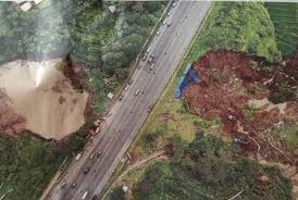 Astra tol cipali, selaku pengelola jalan tol cipali, akhirnya memberlakukan penutupan ruas jalan yang mengarah ke jakarta. Pinggir Tol Cipularang Km 118 Kembali Longsor Jasa Marga Hoaks