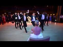 El baile de tu boda cuenta con una larga experiencia que será de gran ayuda a la hora de crear un baile a vuestra medida, teniendo en cuenta vuestros gustos y preferencias en. Los Bailes De Boda Mas Originales