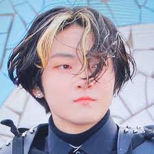 Kevin Doing Things On Twitter Kevin Boy Idols Pretty Boys