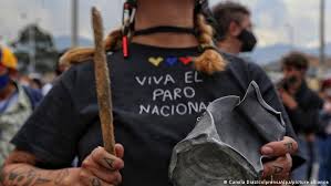Numerosas esquinas y avenidas de la ciudad colombiana fueron intervenidas por agentes de la policía. Ng7aljxbteu0m